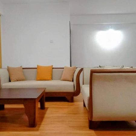 Nuwaraeliya Penthouse Apartment With Pool & Panaromic Views نوفارا إيلِيا المظهر الخارجي الصورة