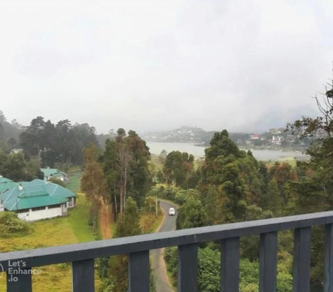Nuwaraeliya Penthouse Apartment With Pool & Panaromic Views نوفارا إيلِيا المظهر الخارجي الصورة