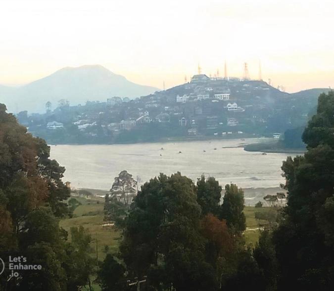 Nuwaraeliya Penthouse Apartment With Pool & Panaromic Views نوفارا إيلِيا المظهر الخارجي الصورة