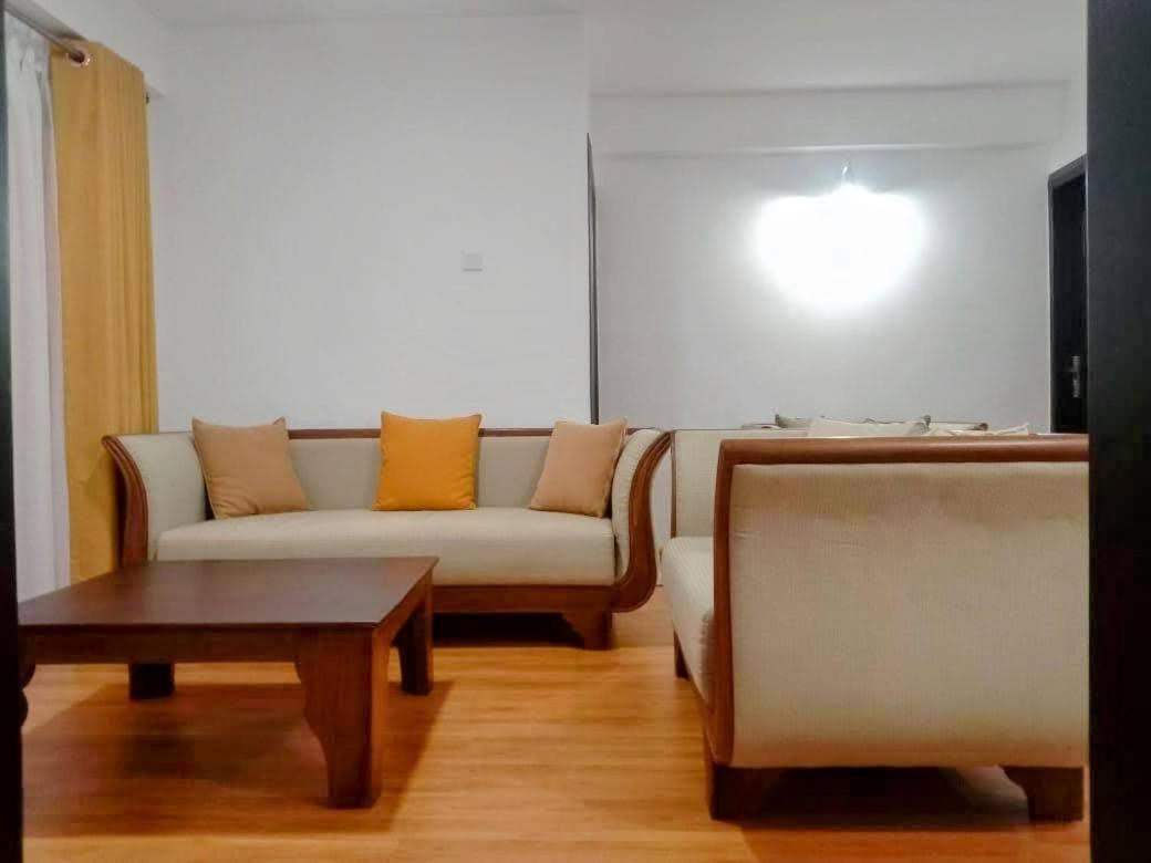 Nuwaraeliya Penthouse Apartment With Pool & Panaromic Views نوفارا إيلِيا المظهر الخارجي الصورة